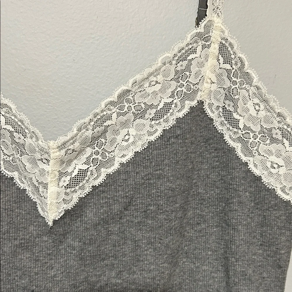Abercrombie & Fitch Lace-Trim Camisole Tank With Removable Padding - Picture 2 of 5